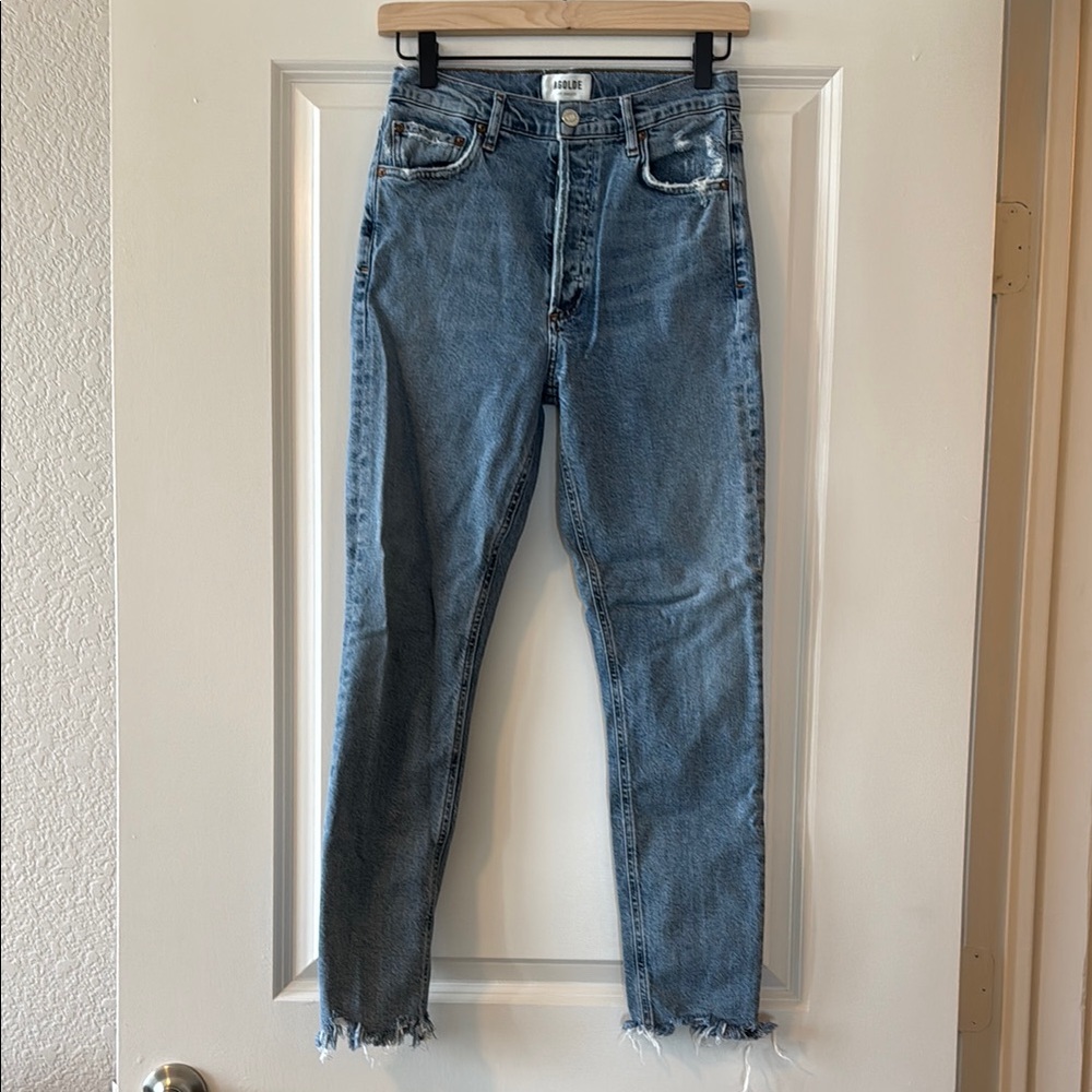 Agolde’s Blue Jeans with Distressed Indigo Finish